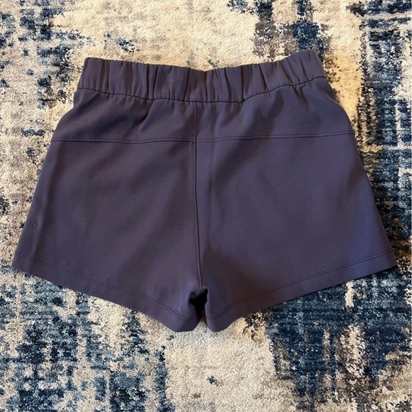 Lululemon On The Fly Short *Woven Size 4 In - Picture 2 of 10